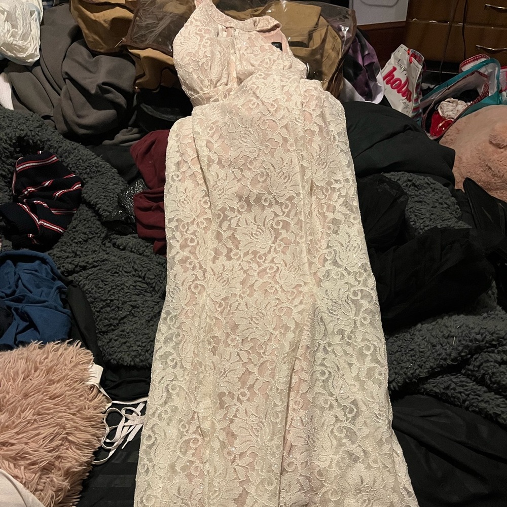 Cream color sparkly Size 6 R&M Richards dress